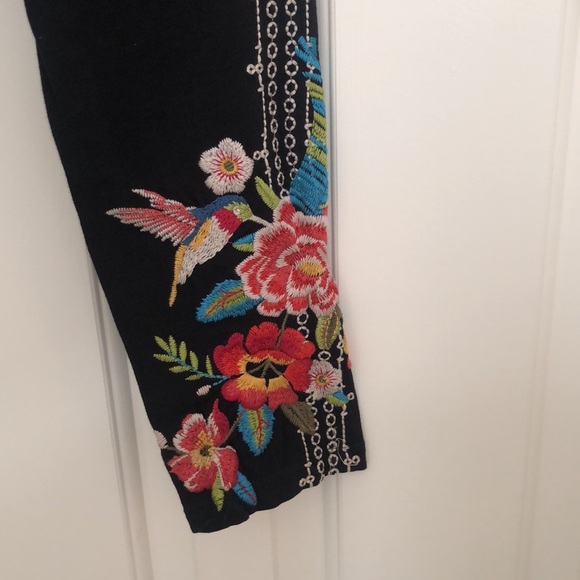 JW Los Angeles Floral Embroidered Black Leggings - Picture 4 of 16